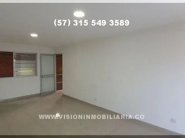 RENTO BODEGA DE 490 METROS2, 4 parqueaderos, estrato 4, Energía Trifásica, acceso para camiones, acceso para tractomulas, acceso pavimentado.