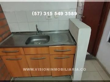 RENTO BODEGA DE 490 METROS2, 4 parqueaderos, estrato 4, Energía Trifásica, acceso para camiones, acceso para tractomulas, acceso pavimentado.