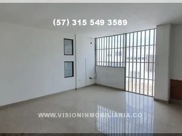 RENTO BODEGA DE 490 METROS2, 4 parqueaderos, estrato 4, Energía Trifásica, acceso para camiones, acceso para tractomulas, acceso pavimentado.