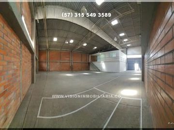 RENTO BODEGA DE 490 METROS2, 4 parqueaderos, estrato 4, Energía Trifásica, acceso para camiones, acceso para tractomulas, acceso pavimentado.