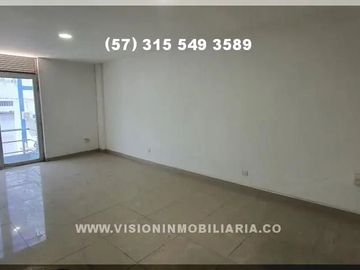 RENTO BODEGA DE 490 METROS2, 4 parqueaderos, estrato 4, Energía Trifásica, acceso para camiones, acceso para tractomulas, acceso pavimentado.