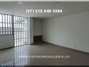 RENTO BODEGA DE 490 METROS2, 4 parqueaderos, estrato 4, Energía Trifásica, acceso para camiones, acceso para tractomulas, acceso pavimentado.
