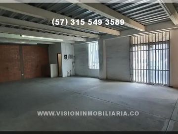 RENTO BODEGA DE 490 METROS2, 4 parqueaderos, estrato 4, Energía Trifásica, acceso para camiones, acceso para tractomulas, acceso pavimentado.