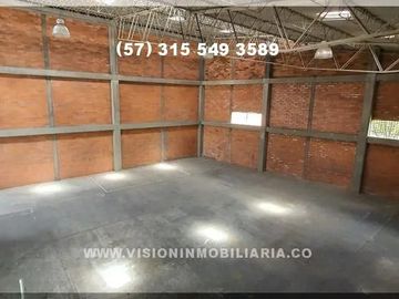 RENTO BODEGA DE 490 METROS2, 4 parqueaderos, estrato 4, Energía Trifásica, acceso para camiones, acceso para tractomulas, acceso pavimentado.