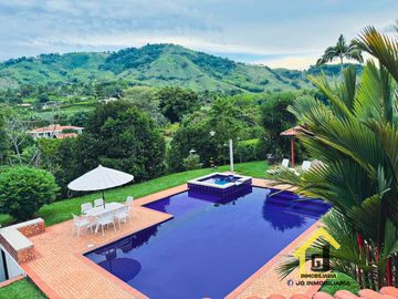 CASA CAMPESTRE EN SANTAGUEDA CERCA A LA CIUDAD DE MANIZALES
