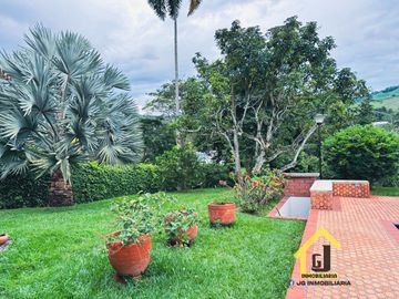 CASA CAMPESTRE EN SANTAGUEDA CERCA A LA CIUDAD DE MANIZALES