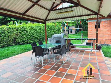 CASA CAMPESTRE EN SANTAGUEDA CERCA A LA CIUDAD DE MANIZALES