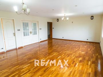 Departamento Flat En Venta En San Isidro. Vista Externa 167M2