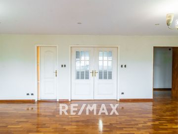 Departamento Flat En Venta En San Isidro. Vista Externa 167M2
