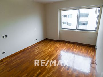 Departamento Flat En Venta En San Isidro. Vista Externa 167M2