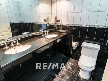Departamento Flat En Venta En San Isidro. Vista Externa 167M2