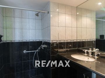 Departamento Flat En Venta En San Isidro. Vista Externa 167M2