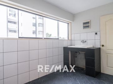 Departamento Flat En Venta En San Isidro. Vista Externa 167M2