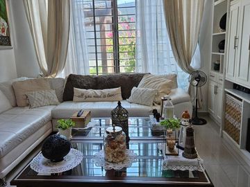 Casa remodelada con recamara en planta baja, terraza, alberca, cochera, Fracc. Moderno Veracruz
