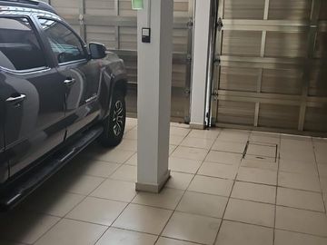 Casa remodelada con recamara en planta baja, terraza, alberca, cochera, Fracc. Moderno Veracruz
