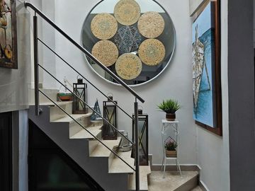 Casa remodelada con recamara en planta baja, terraza, alberca, cochera, Fracc. Moderno Veracruz
