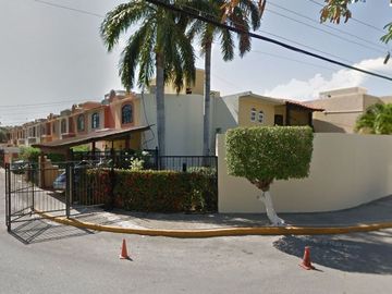 EXCELENTE Oportunidad de CASA a 15 MINUTOS de PLAYA en CANCÚN, PORTO REAL