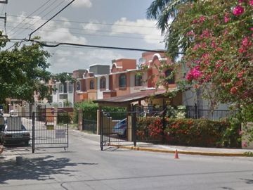 EXCELENTE Oportunidad de CASA a 15 MINUTOS de PLAYA en CANCÚN, PORTO REAL
