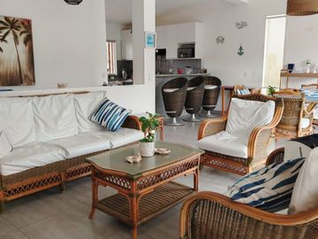 VENTA DE EXCLUSIVO DUPLEX AMOBLADO Y EQUIPADO EN TUMBES