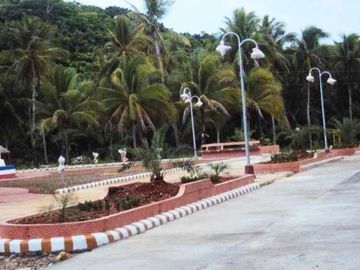 Resale Title Beach View corner lot 1,140 sqm located in Calicoan Ocean Villas, Guiuan, Samar