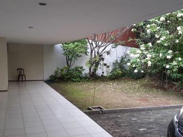Rumah dijual di Kesehatan Bintaro Jakarta Selatan dekat Tol Jorr