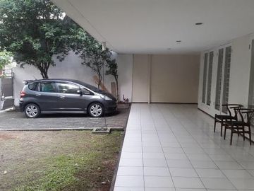 Rumah dijual di Kesehatan Bintaro Jakarta Selatan dekat Tol Jorr