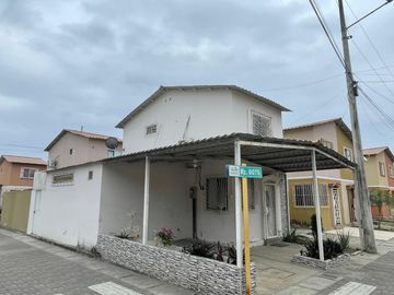 URBANIZACION CIUDAD SANTIAGO ETAPA LA RIA VENDO PRECIOSA CASA ESQUINERA DOS PLANTAS, TRES DORMITORIOS, EXCELENTES ACABADOS