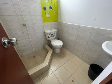 URBANIZACION CIUDAD SANTIAGO ETAPA LA RIA VENDO PRECIOSA CASA ESQUINERA DOS PLANTAS, TRES DORMITORIOS, EXCELENTES ACABADOS