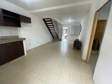 URBANIZACION CIUDAD SANTIAGO ETAPA LA RIA VENDO PRECIOSA CASA ESQUINERA DOS PLANTAS, TRES DORMITORIOS, EXCELENTES ACABADOS