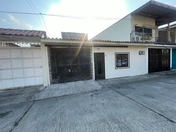 CIUDADELA GUAYACANE3S VENDO PRECIOSA VILLA UNA PLANTA, TRES DORMITORIOS, EXCELENTES ACABADOS, OPORTUNIDAD