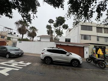 Vendo Hermosa Casa Remodelada - San Borja