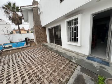 Vendo Hermosa Casa Remodelada - San Borja
