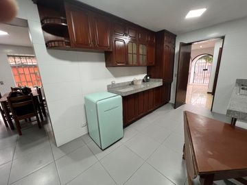 Vendo Hermosa Casa Remodelada - San Borja
