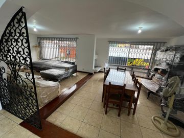 Vendo Hermosa Casa Remodelada - San Borja