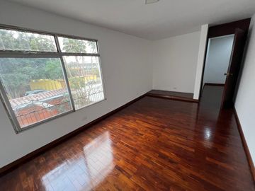 Vendo Hermosa Casa Remodelada - San Borja