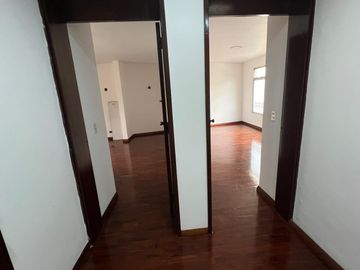 Vendo Hermosa Casa Remodelada - San Borja