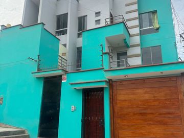 Se Vende Casa Super Amplia Y Moderna En La Molina