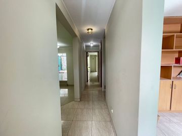 Se Vende Casa Super Amplia Y Moderna En La Molina