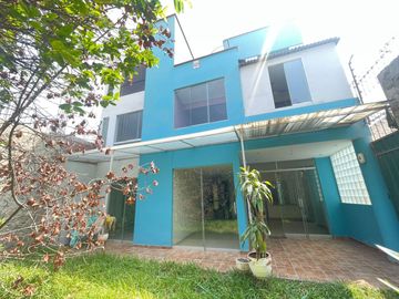 Se Vende Casa Super Amplia Y Moderna En La Molina