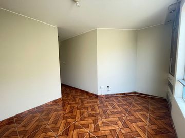 Se Vende Casa Super Amplia Y Moderna En La Molina