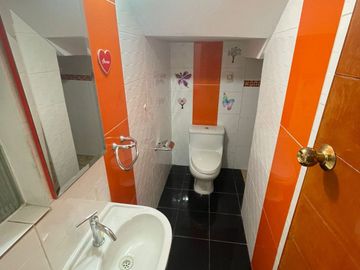 Se Vende Casa Super Amplia Y Moderna En La Molina