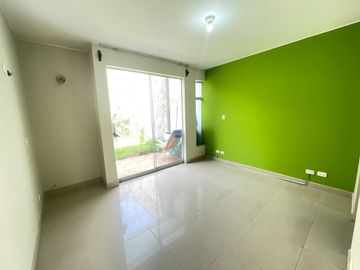 Se Vende Casa Super Amplia Y Moderna En La Molina