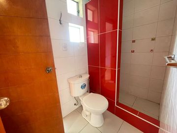 Se Vende Casa Super Amplia Y Moderna En La Molina
