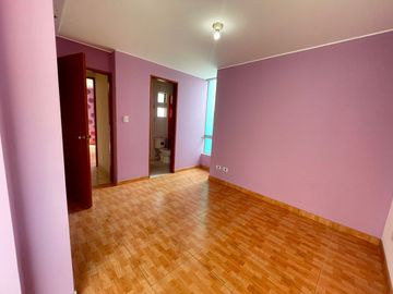 Se Vende Casa Super Amplia Y Moderna En La Molina