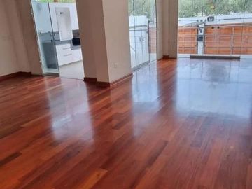En venta  hermoso departamento  en 1er piso frente a Parque en Urb. Valle Hermoso - Surco