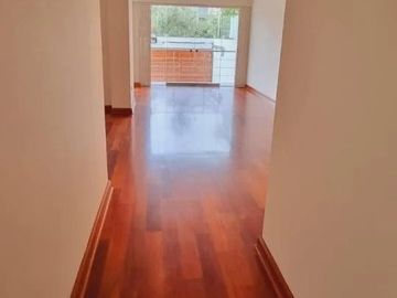 En venta  hermoso departamento  en 1er piso frente a Parque en Urb. Valle Hermoso - Surco