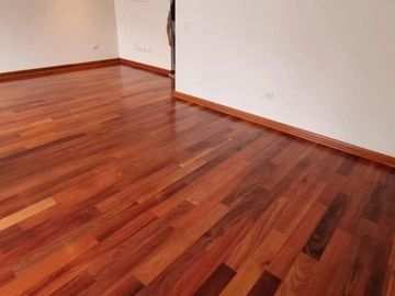 En venta  hermoso departamento  en 1er piso frente a Parque en Urb. Valle Hermoso - Surco