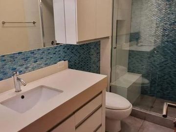 En venta  hermoso departamento  en 1er piso frente a Parque en Urb. Valle Hermoso - Surco