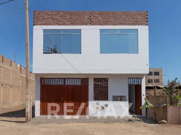 Alquiler Casa En Estreno 240m2 En San Martin De Porres