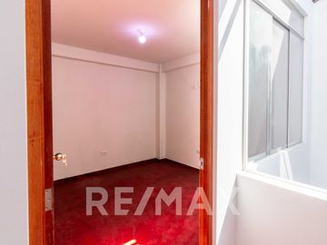 Alquiler Casa En Estreno 240m2 En San Martin De Porres